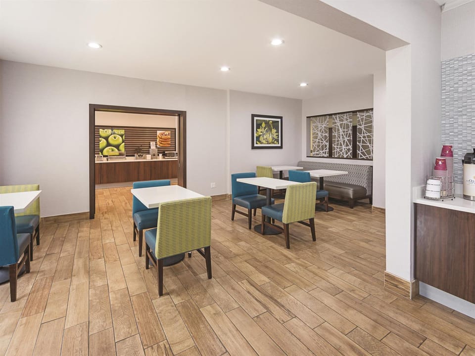 La Quinta Inn & Suites by Wyndham Central Point - Medford Hotel in Central Point