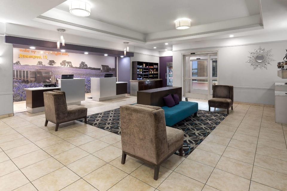 La Quinta Inn & Suites by Wyndham Brownwood Hotel in Brownwood