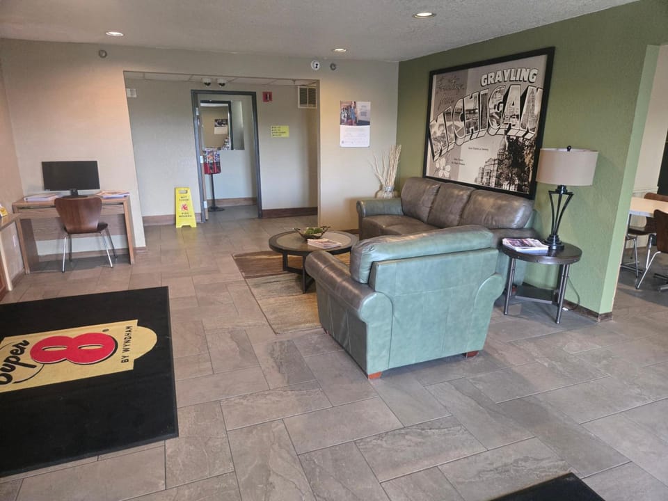 Super 8 By Wyndham Grayling Hotel in Michigan