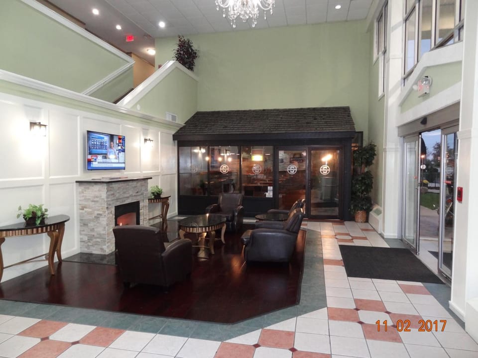 Days Inn & Suites by Wyndham Columbus East Airport Hotel in Reynoldsburg