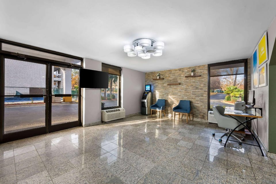 Days Inn by Wyndham Raleigh Midtown Hotel in Raleigh