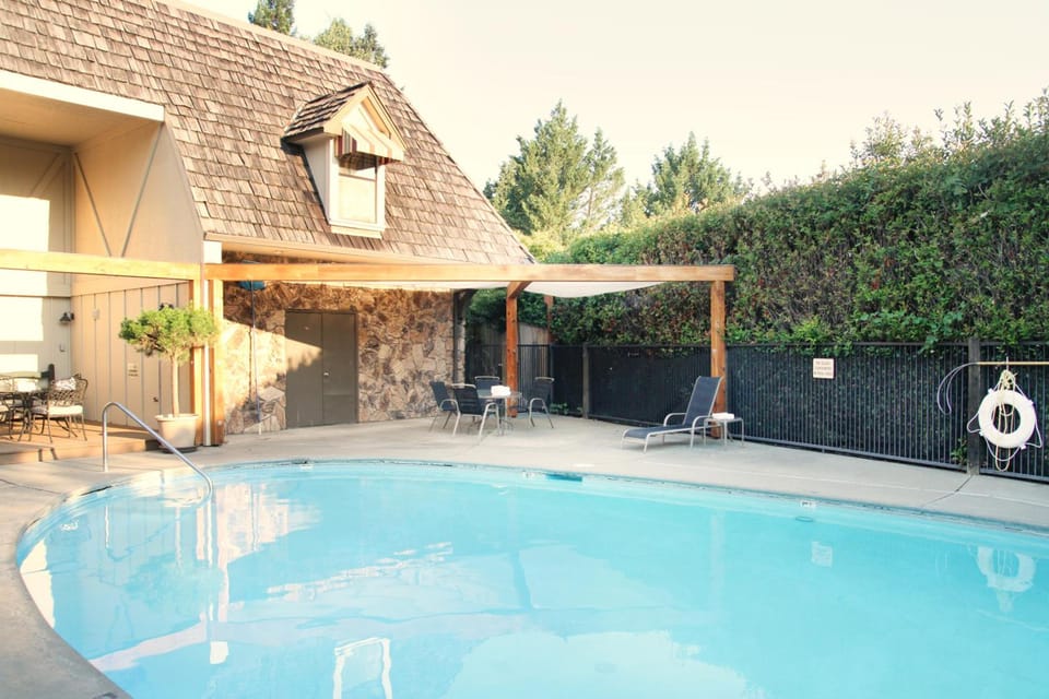 Riverside Inn Hotel in Grants Pass