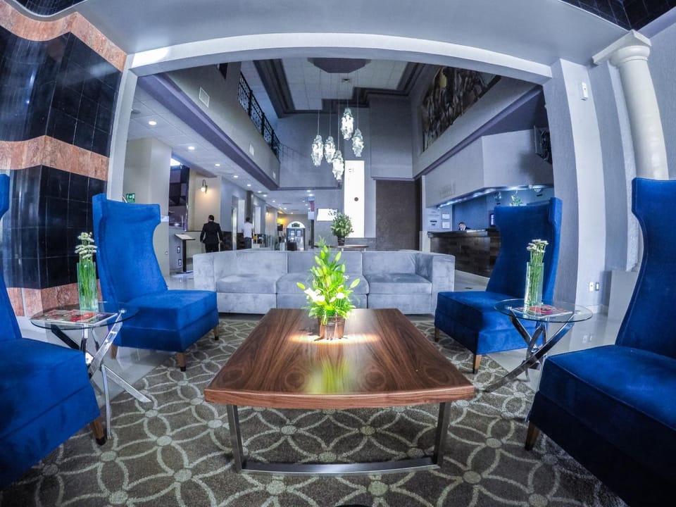 Shared lounge/TV area