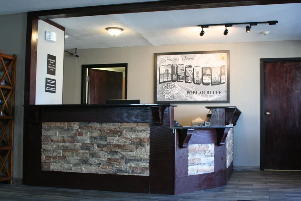 Super 8 By Wyndham Poplar Bluff Missouri Hotel in Ozark Mountains
