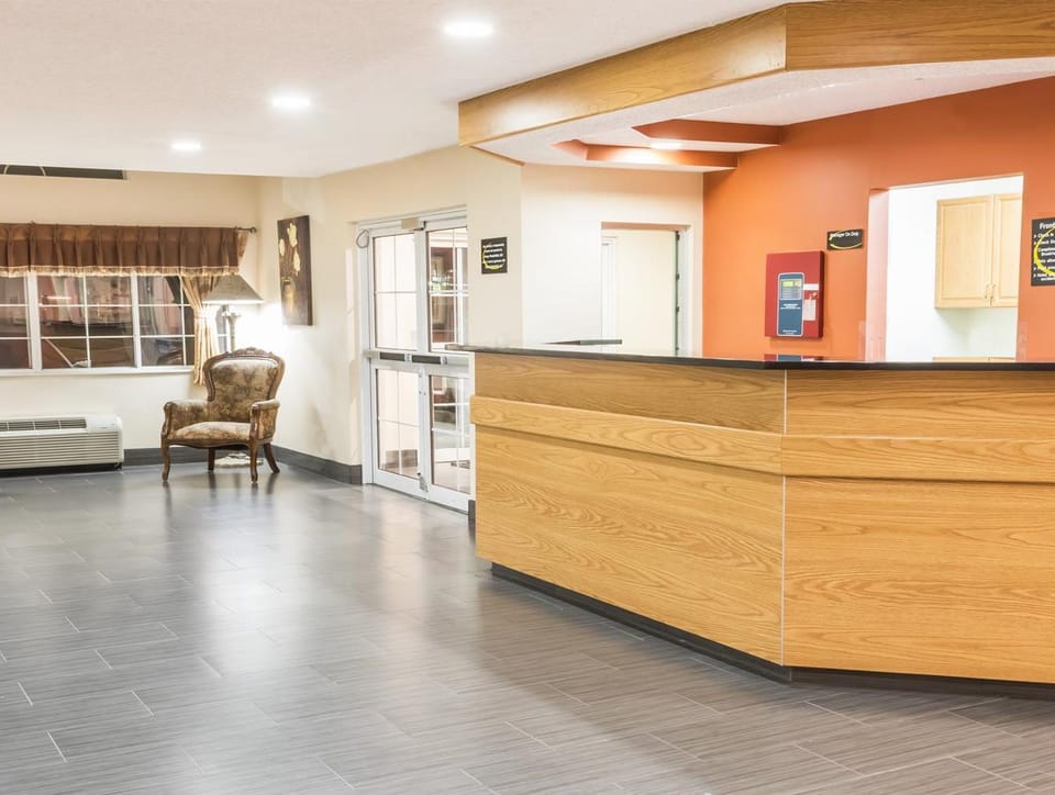 Super 8 By Wyndham Columbus West Hotel in Ohio