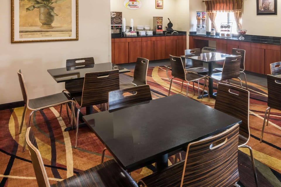 Super 8 By Wyndham Columbus West Hotel in Ohio
