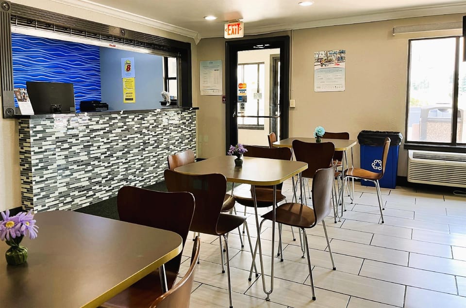 Super 8 By Wyndham Vincennes Hotel in Indiana
