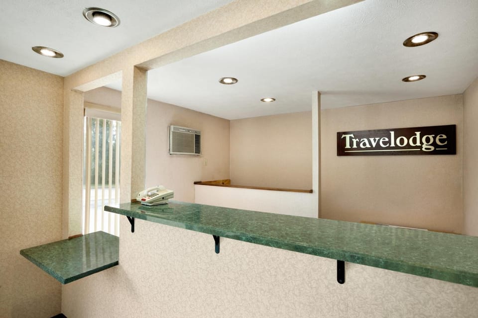 Travelodge by Wyndham La Porte/Michigan City Area Hotel in La Porte