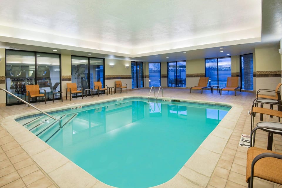 Courtyard by Marriott Springfield Airport Hotel in Springfield