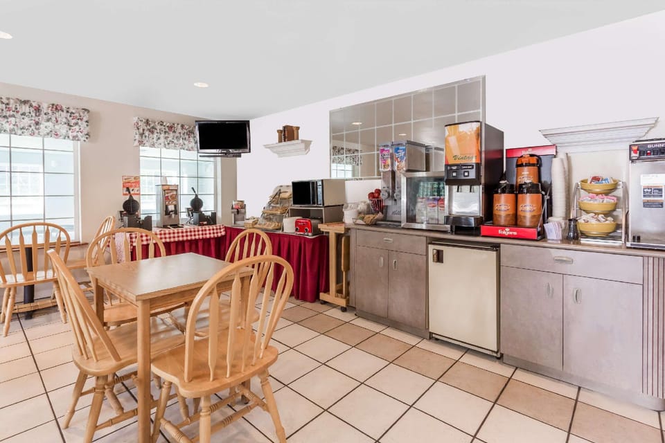 Days Inn by Wyndham Ocean Shores Hotel in Ocean Shores