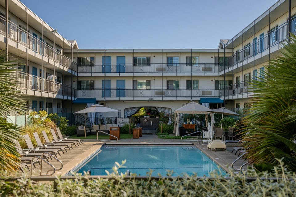 Marin Suites Hotel Hotel in Larkspur