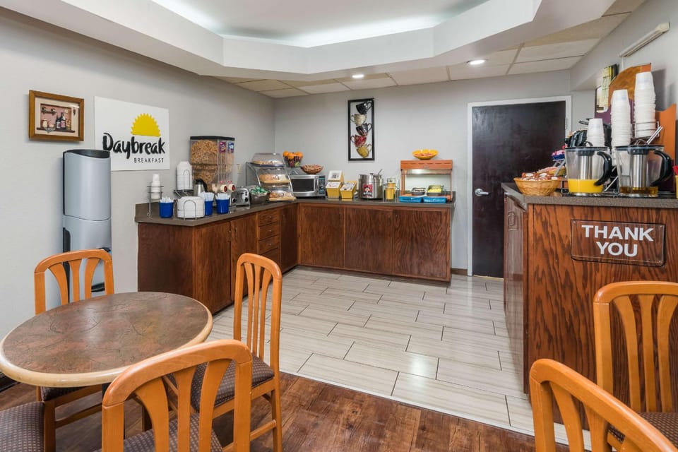 Days Inn by Wyndham Goodlettsville Hotel in Goodlettsville