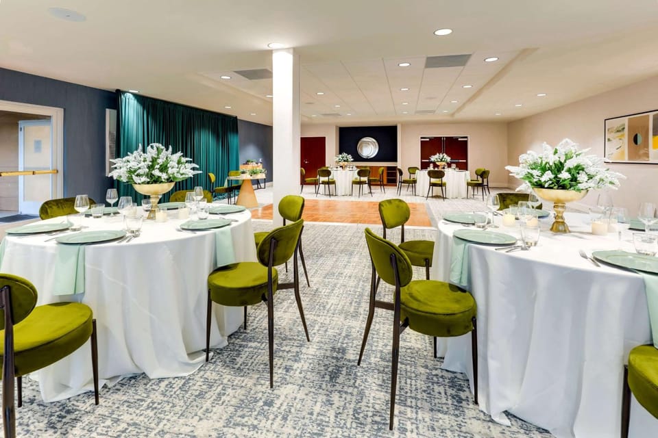 Sonesta Select San Francisco Airport Oyster Point Waterfront Hotel in South San Francisco