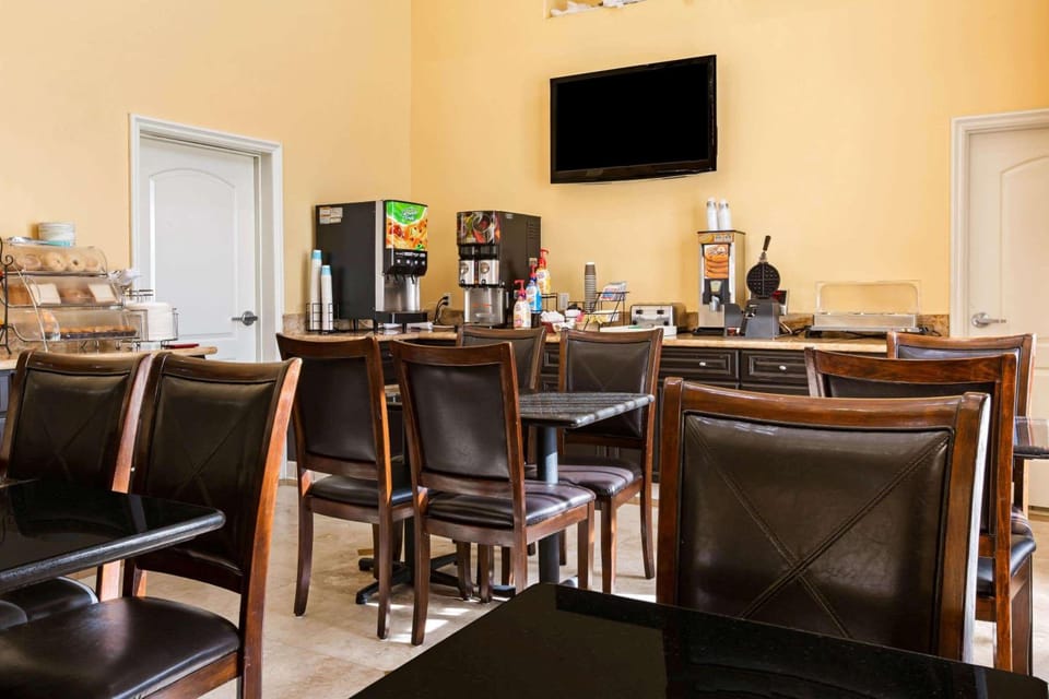 La Quinta Inn & Suites by Wyndham Moreno Valley Hotel in Moreno Valley