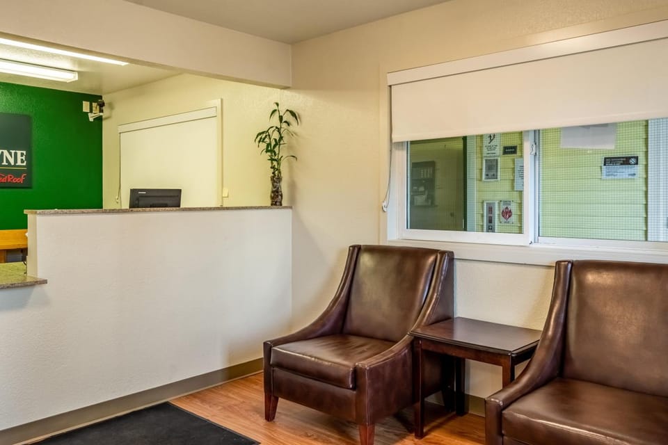 HomeTowne Studios Eugene - Springfield Hotel in Springfield