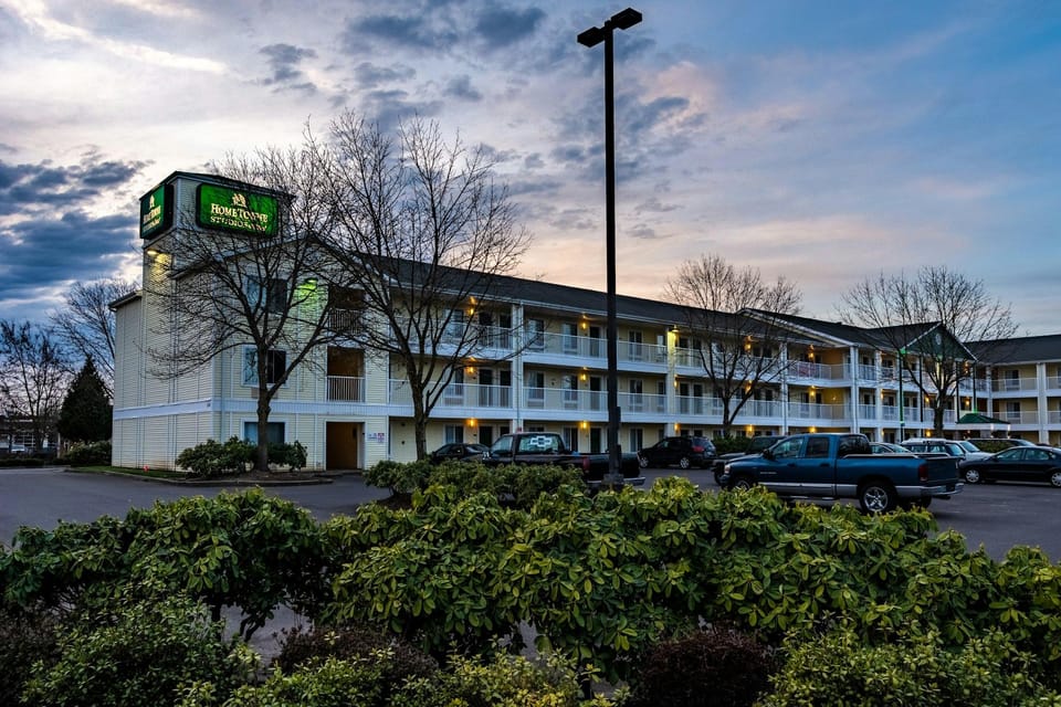 HomeTowne Studios Eugene - Springfield Hotel in Springfield