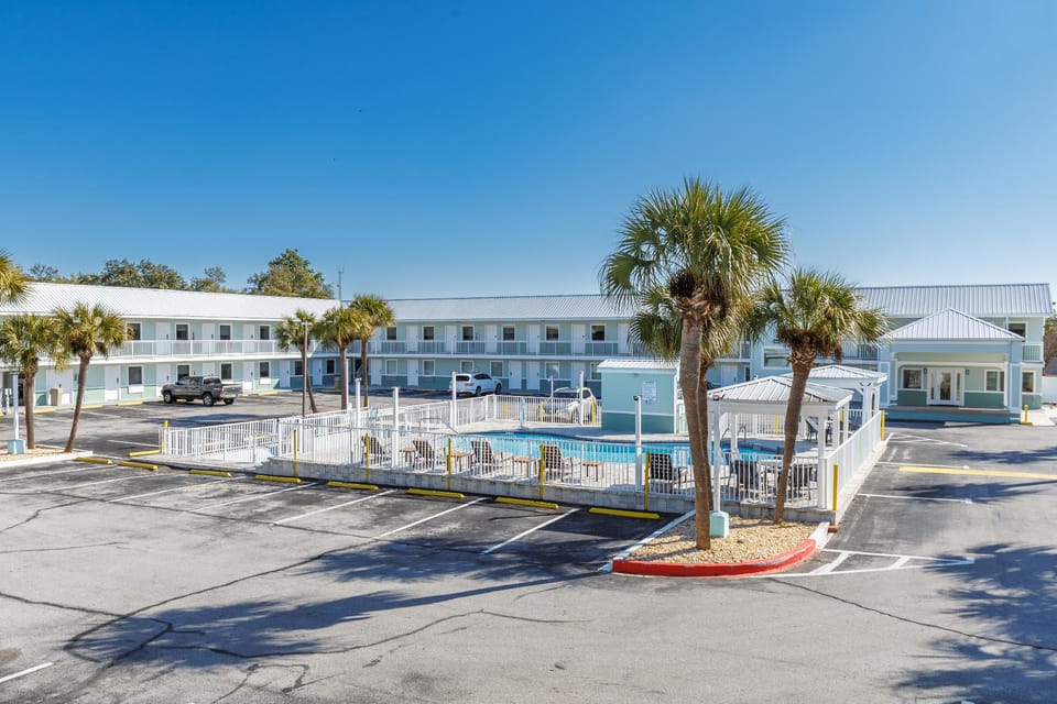 Destin Inn & Suites Hotel in Destin