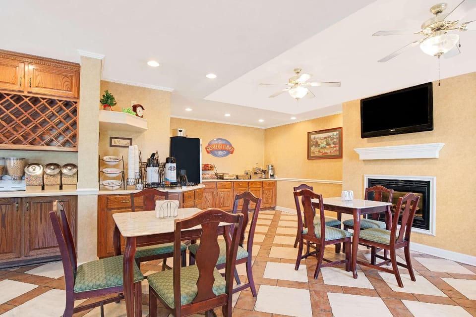 Baymont by Wyndham Pearl Hotel in Richland