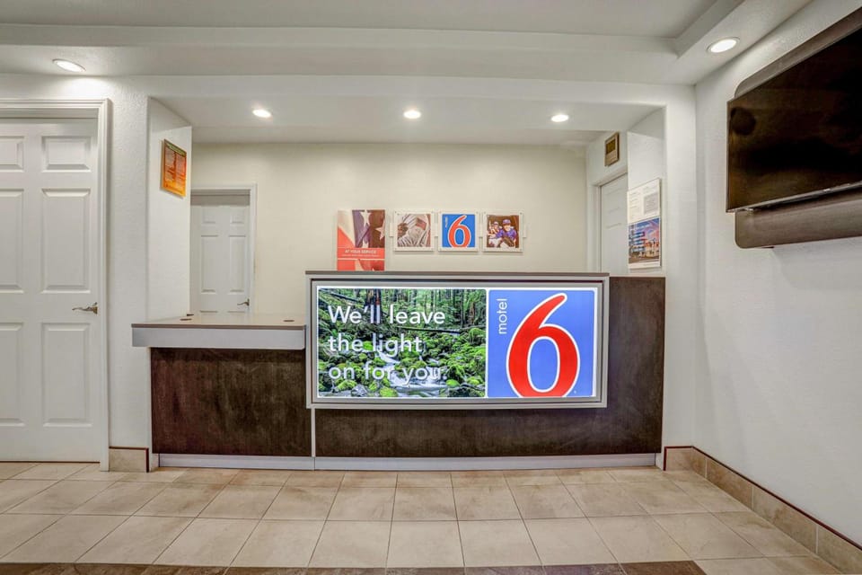 Motel 6 Marysville, CA Hotel in Sierra Nevada