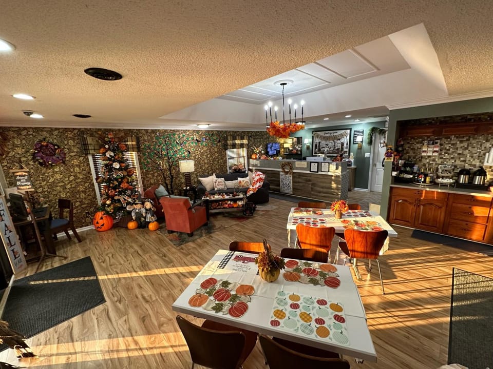 Super 8 By Wyndham Kingston Hotel in Tennessee