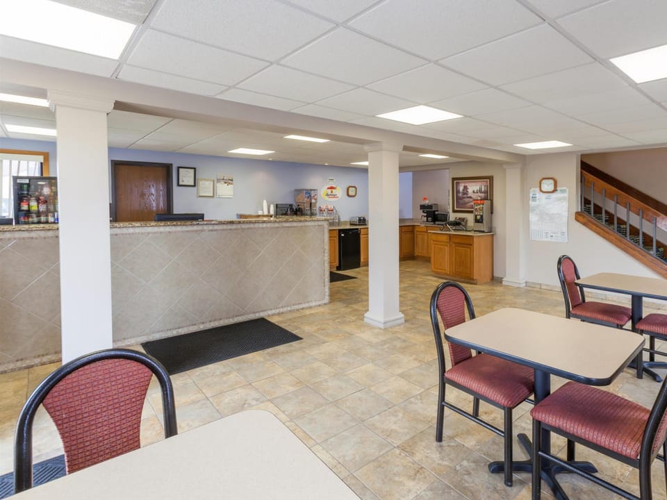 Super 8 By Wyndham Michigan City Hotel in Michigan City