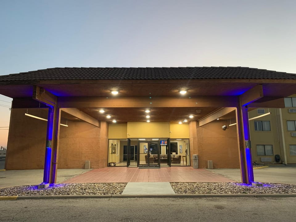 Travelodge by Wyndham Odessa Hotel in Odessa