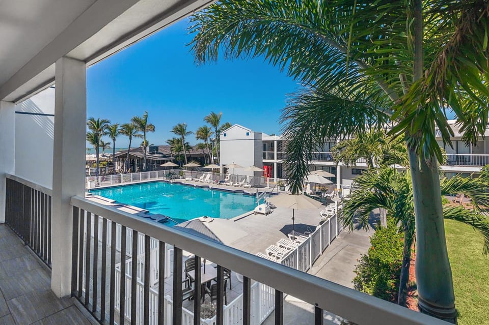 Beachcomber Beach Resort & Hotel Resort in Saint Pete Beach