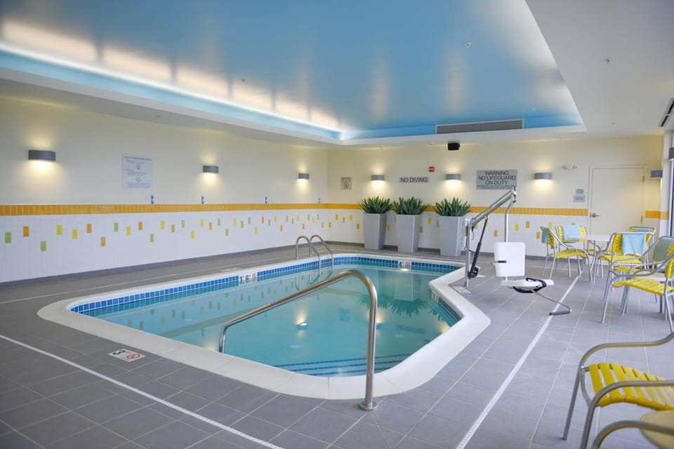 Fairfield by Marriott Inn & Suites Canton South Hotel in Canton