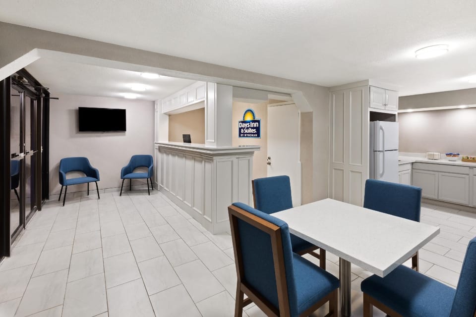 Days Inn & Suites by Wyndham Vicksburg Hotel in Vicksburg