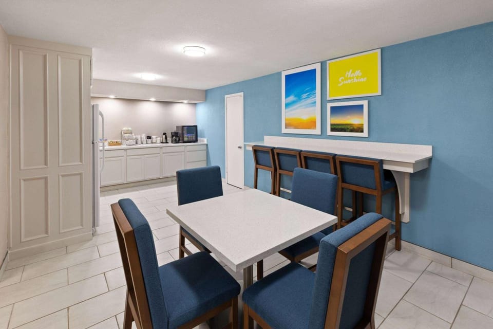 Days Inn & Suites by Wyndham Vicksburg Hotel in Vicksburg