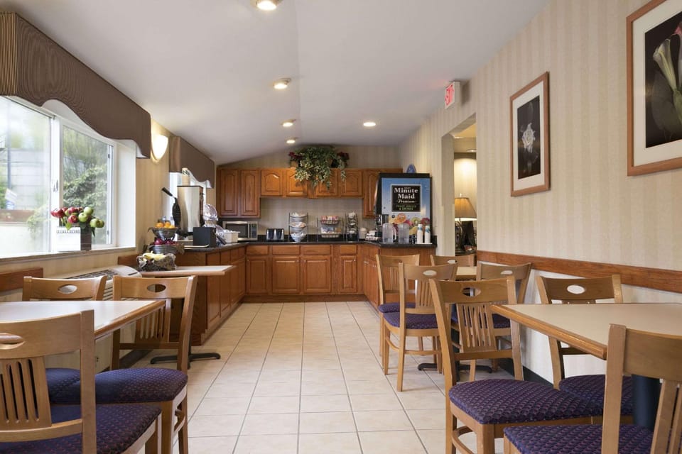 Baymont by Wyndham Seattle/Kirkland WA Hotel in Kirkland