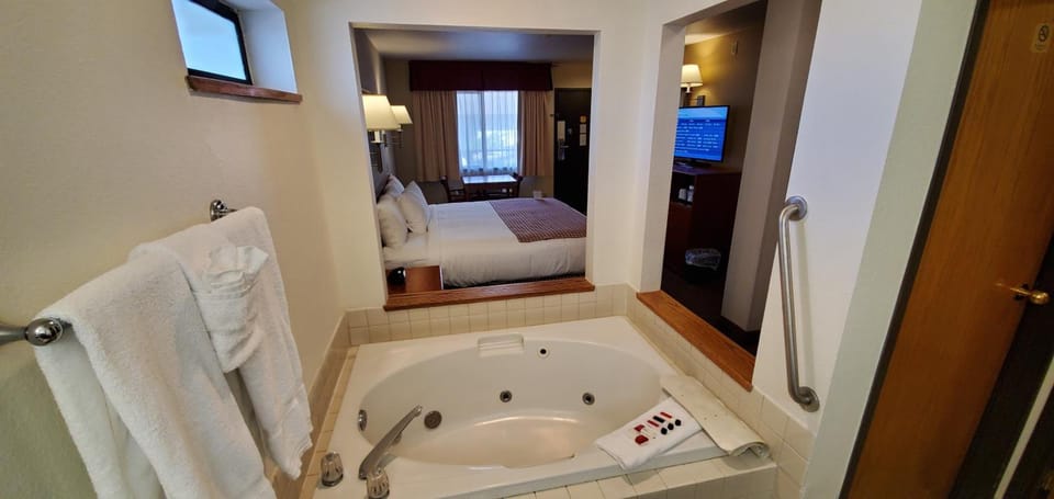 Baymont by Wyndham Seattle/Kirkland WA Hotel in Kirkland