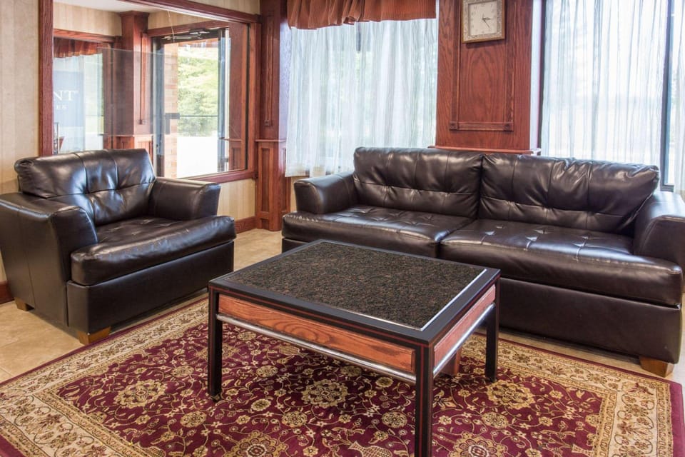 Baymont by Wyndham Muskegon Hotel in Norton Shores