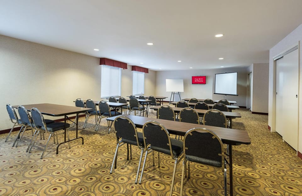 Red Roof Inn Etowah - Athens, TN Hotel in Tennessee