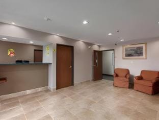 Super 8 By Wyndham Frankfort In Hotel in Indiana
