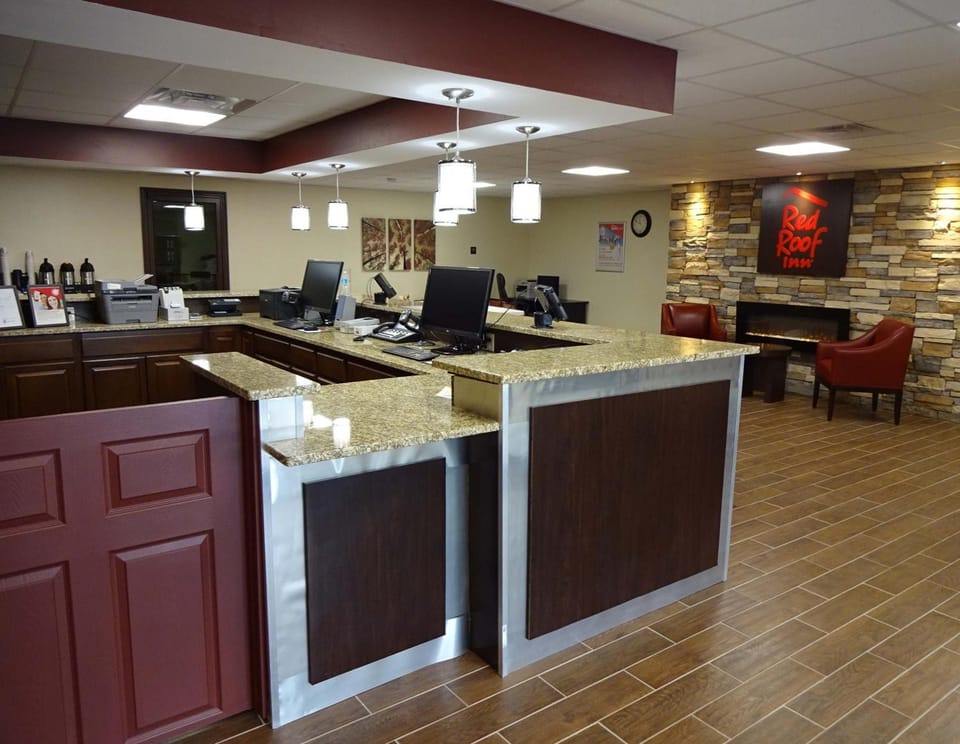 Red Roof Inn Indianapolis - Castleton Hotel in Castleton