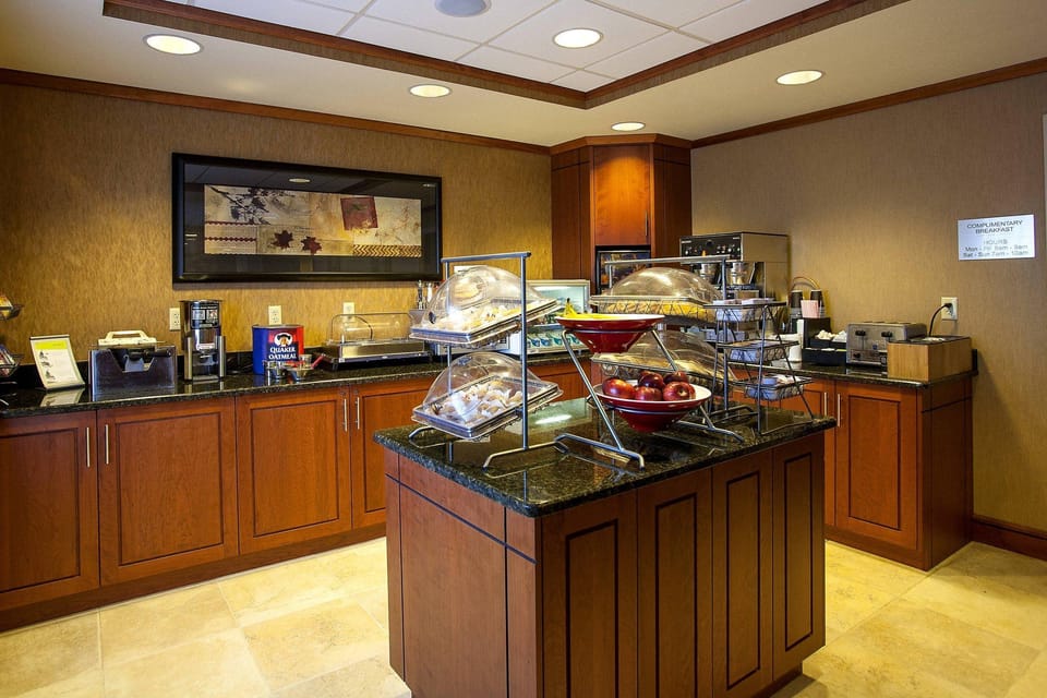 Fairfield by Marriott Inn & Suites Detroit Livonia Hotel in Livonia
