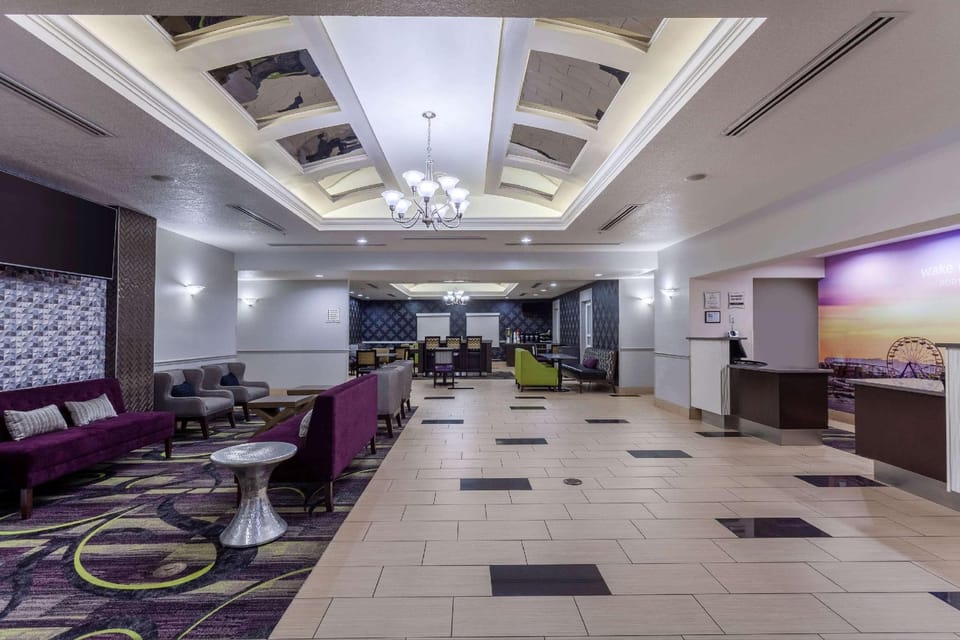 La Quinta Inn & Suites by Wyndham Port Orange / Daytona Hotel in Port Orange