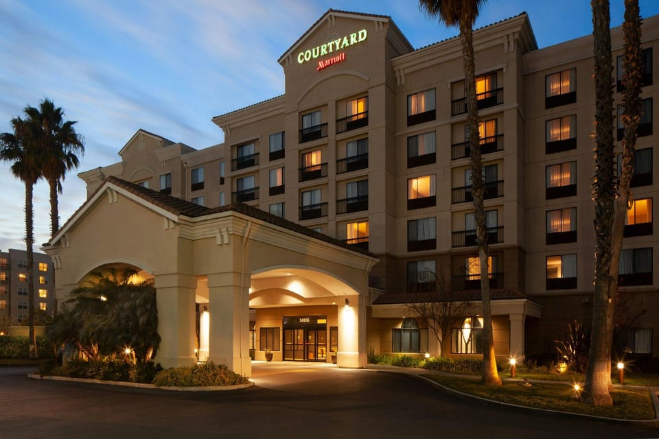 Courtyard by Marriott Newark Silicon Valley Hotel in Hayward