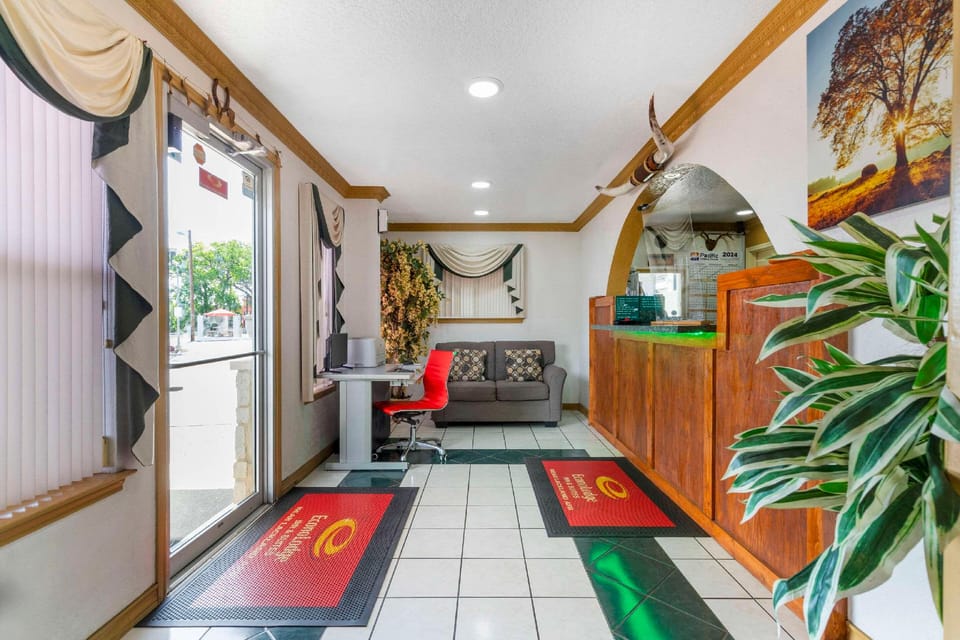 Econo Lodge Inn & Suites Near Lackland AFB Hotel in San Antonio