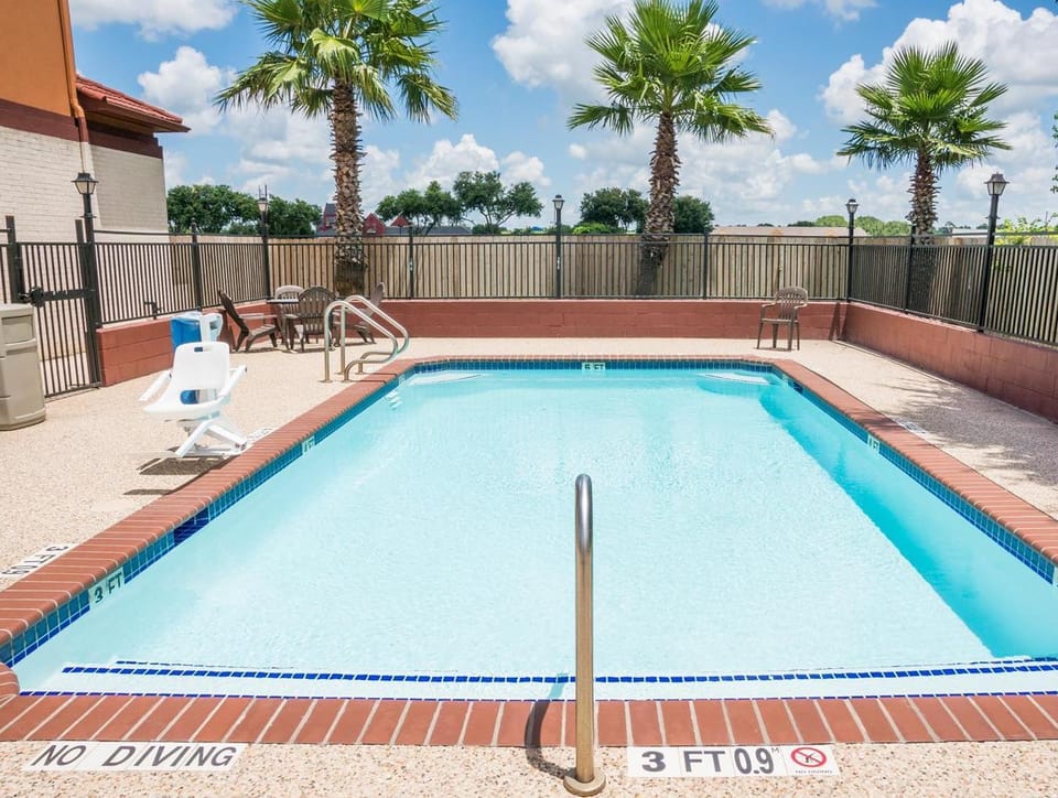 Super 8 By Wyndham Brookshire Tx Hotel in Texas