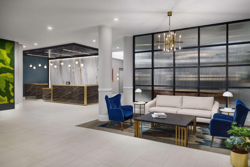 DoubleTree by Hilton Charlotte City Center Hotel in Charlotte