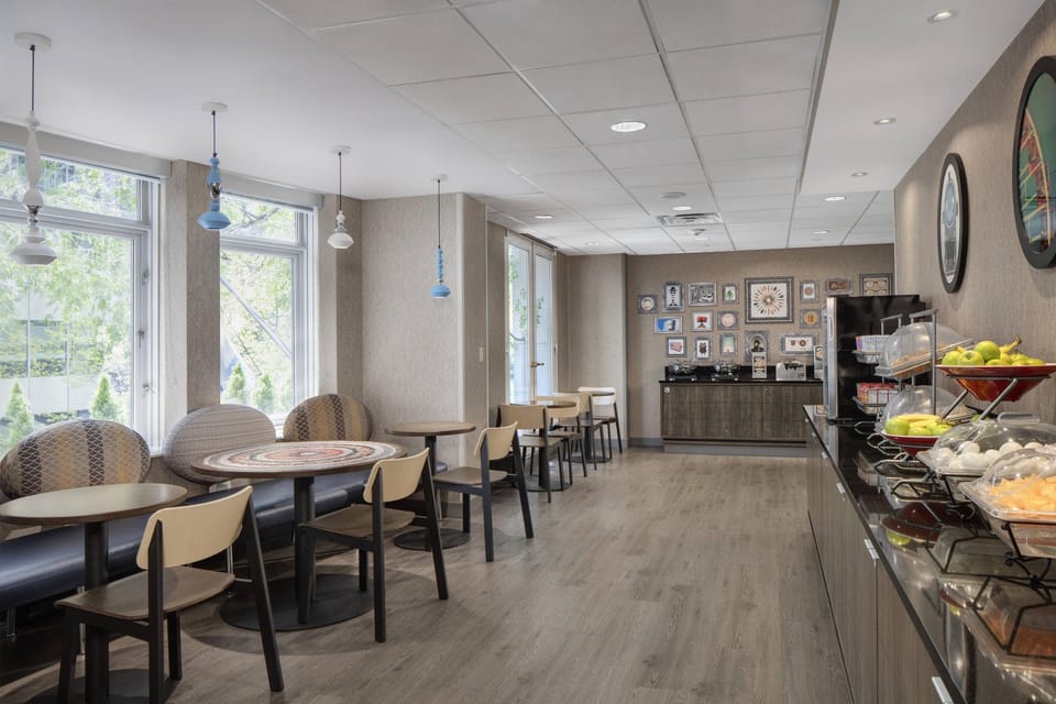 Fairfield by Marriott Inn & Suites Chicago Downtown/Magnificent Mile Hotel in Streeterville