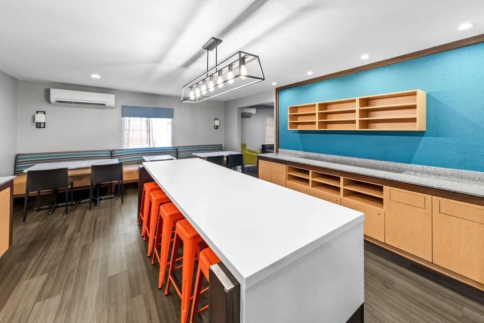 MainStay Suites Cincinnati Blue Ash Hotel in Blue Ash