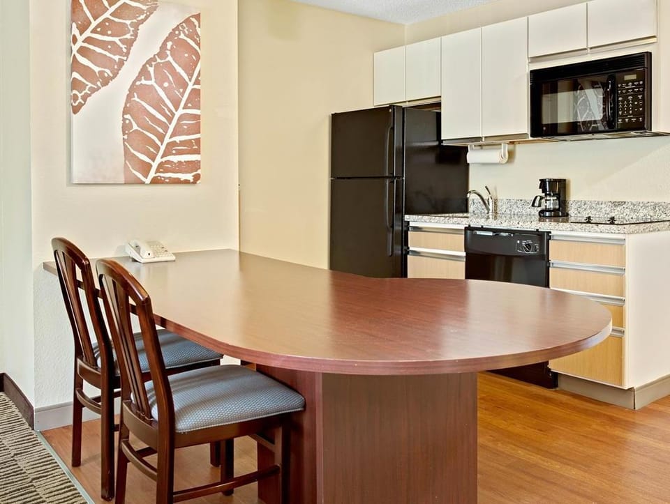 MainStay Suites Cincinnati Blue Ash Hotel in Blue Ash