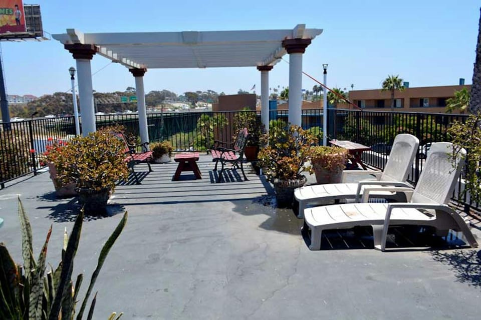 Harbor Inn & Suites Oceanside Hotel in Oceanside