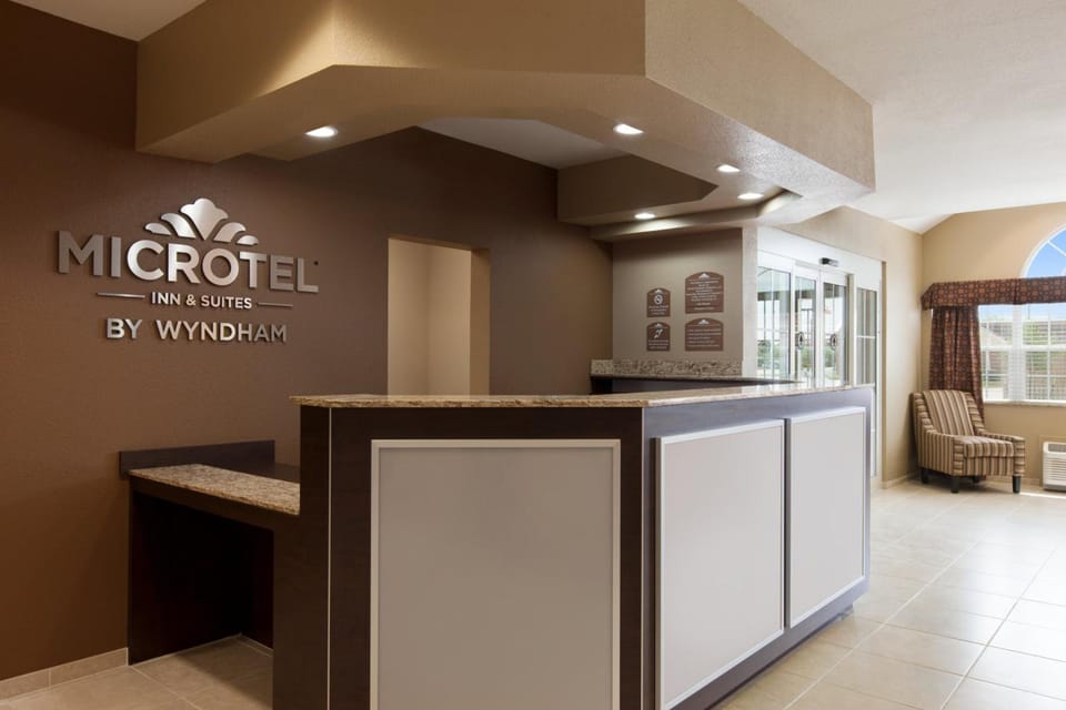 Microtel Inn & Suites by Wyndham Pleasanton Hotel in Rio Grande