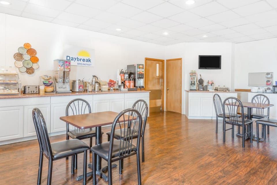 Days Inn by Wyndham St Clairsville Hotel in Ohio