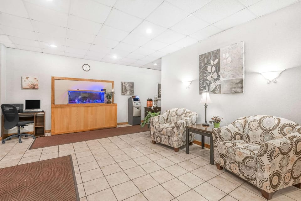 Days Inn by Wyndham St Clairsville Hotel in Ohio