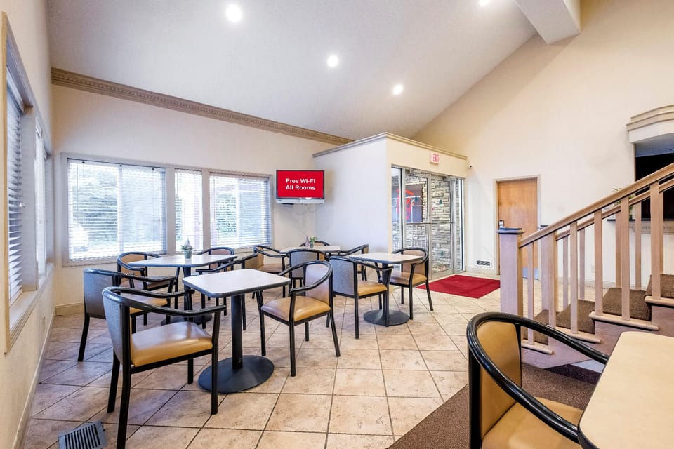 Red Roof Inn Clifton Park Hotel in Clifton Park
